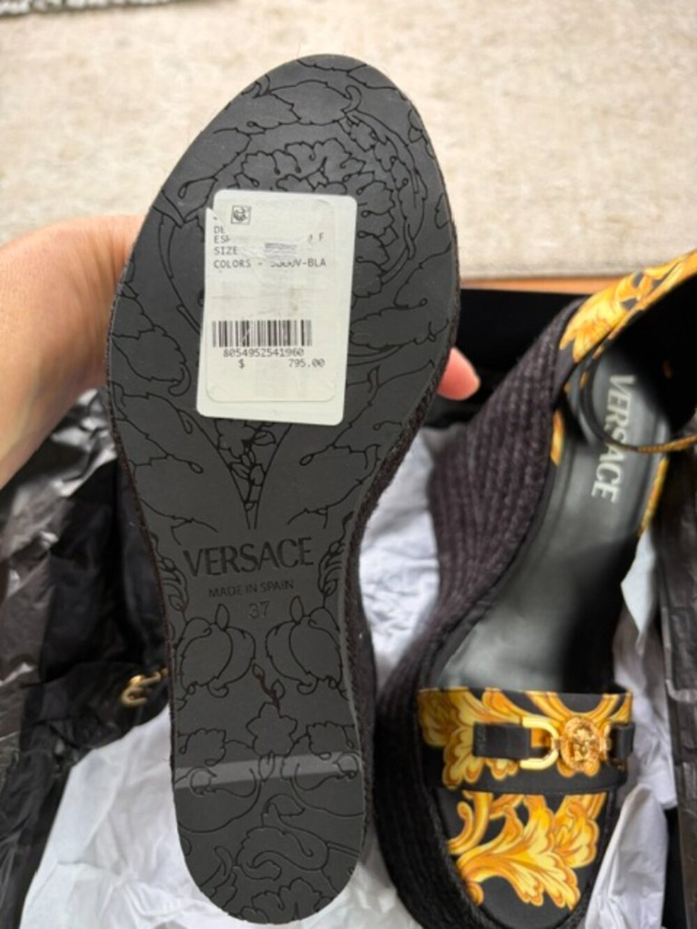 Versace - Picture 5 of 7